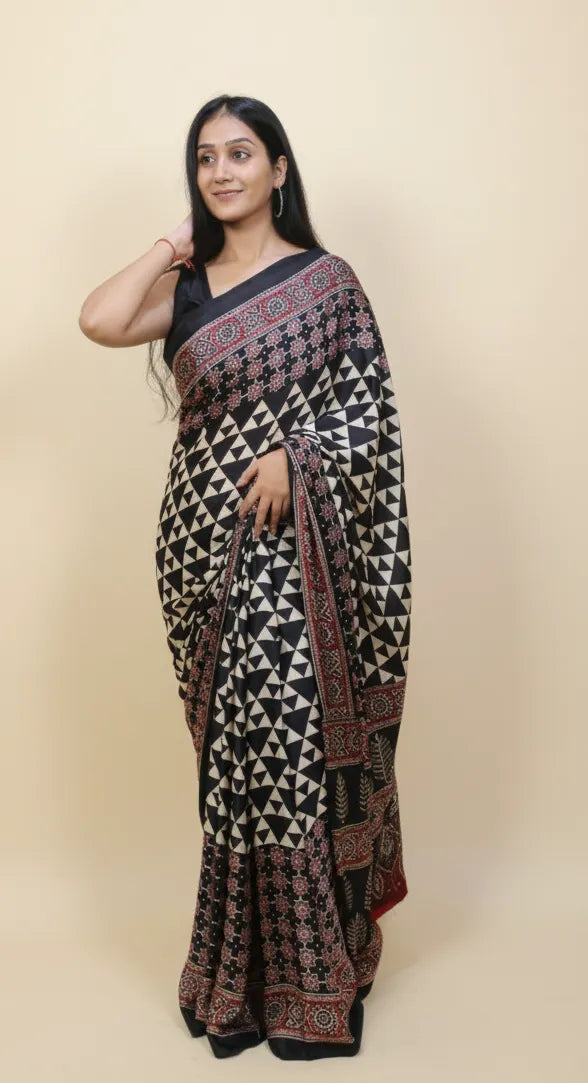 black saree 3