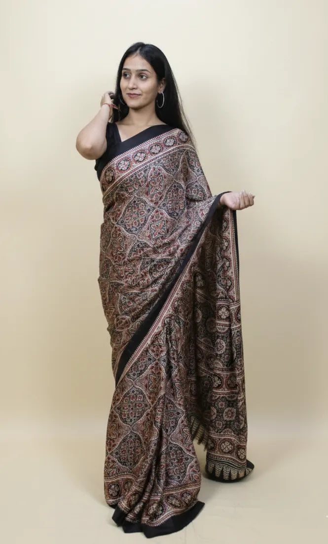 black saree 2