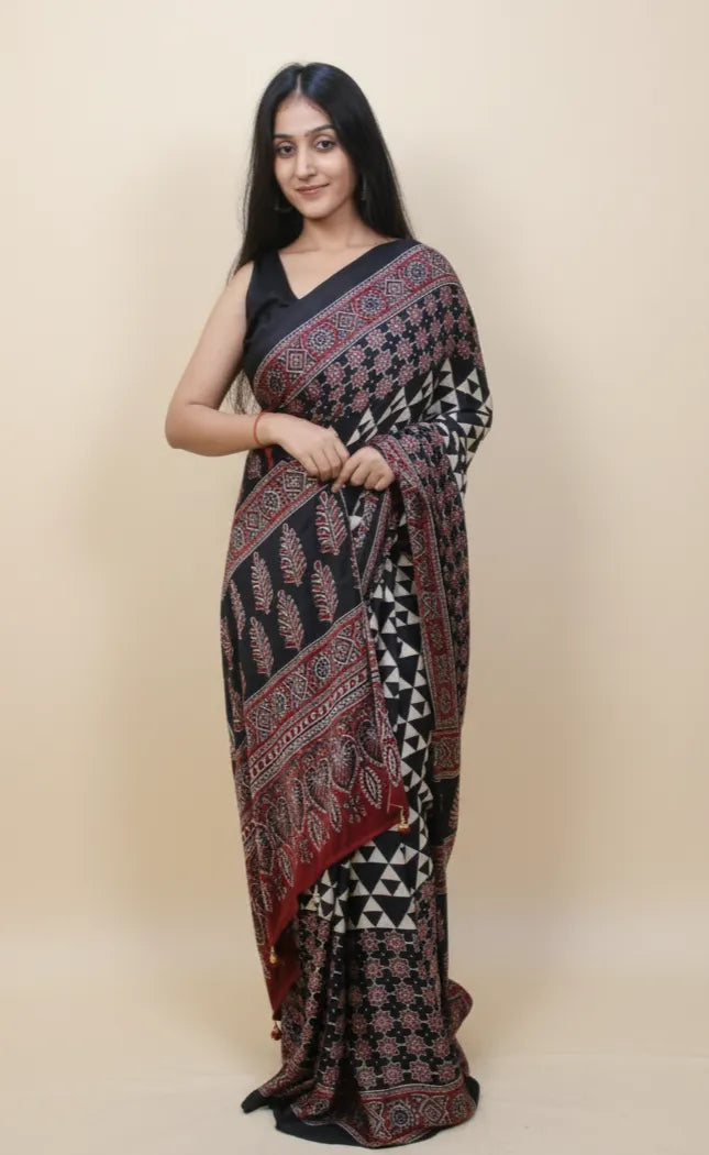 black saree 3